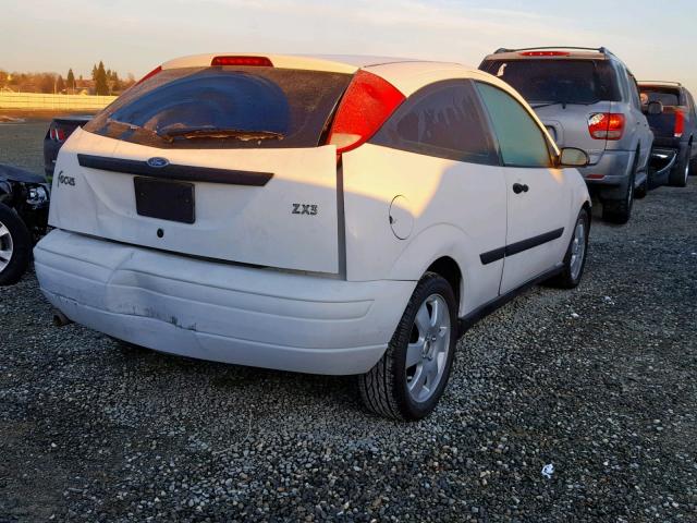 3FAFP31371R207069 - 2001 FORD FOCUS ZX3 WHITE photo 4