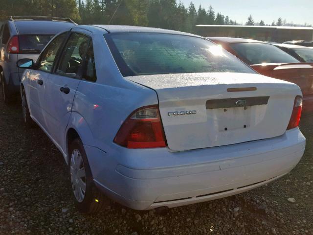 1FAFP34N27W358596 - 2007 FORD FOCUS ZX4 WHITE photo 3