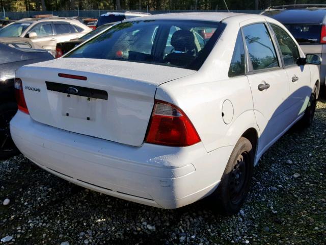 1FAFP34N27W358596 - 2007 FORD FOCUS ZX4 WHITE photo 4