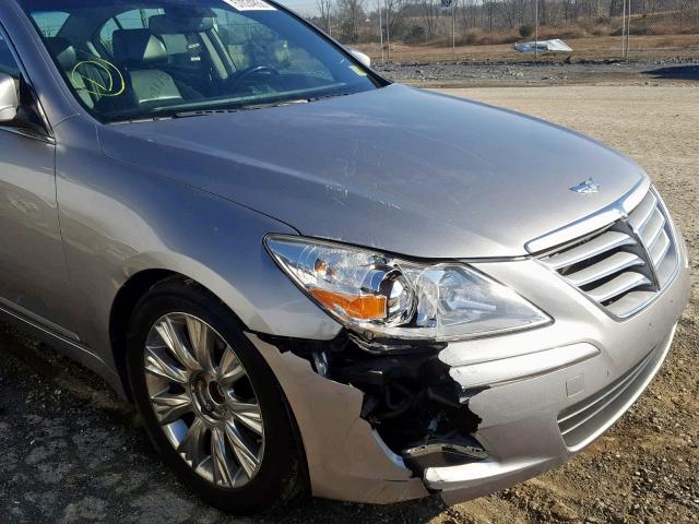 KMHGC46E59U020486 - 2009 HYUNDAI GENESIS 3. SILVER photo 9