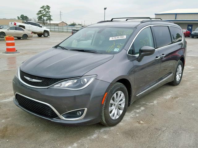 2C4RC1BG3HR524758 - 2017 CHRYSLER PACIFICA T GRAY photo 2