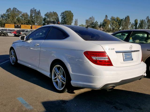 WDDGJ4HB9EG211601 - 2014 MERCEDES-BENZ C 250 WHITE photo 3