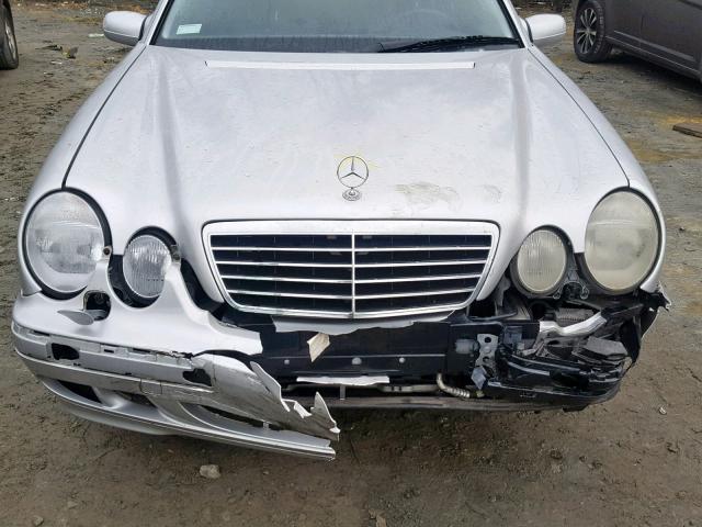 WDBJF65J42B418591 - 2002 MERCEDES-BENZ E 320 SILVER photo 7