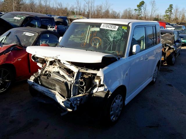 JTLKT334664125770 - 2006 TOYOTA SCION XB WHITE photo 2