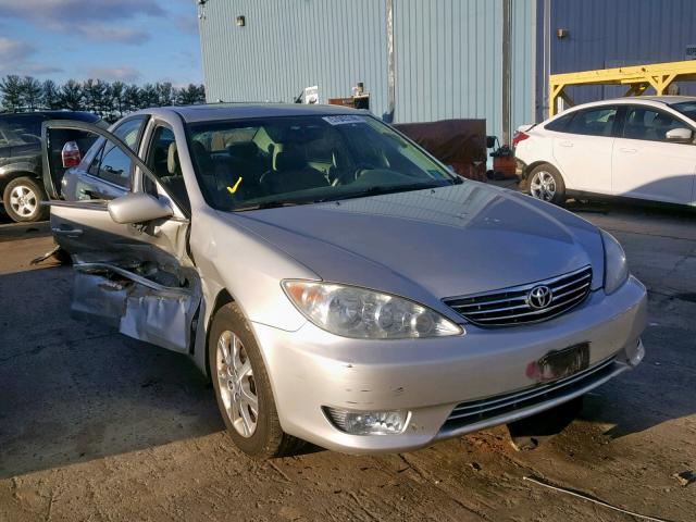 4T1BE30K95U572323 - 2005 TOYOTA CAMRY LE SILVER photo 1