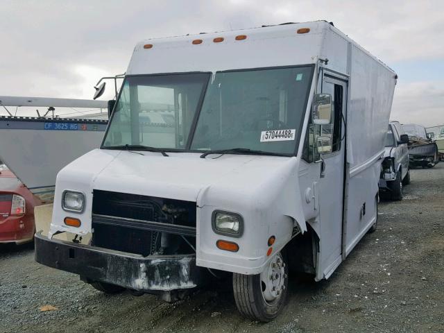 4UZAANBW31CH53326 - 2001 FREIGHTLINER CHASSIS M WHITE photo 2