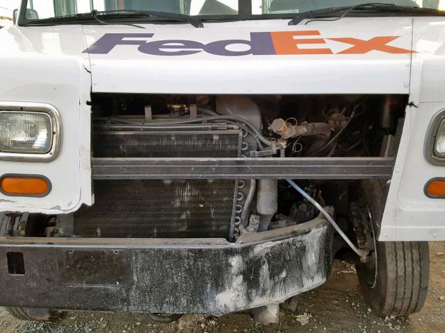 4UZAANBW31CH53326 - 2001 FREIGHTLINER CHASSIS M WHITE photo 7