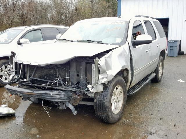 1GKS1AE05BR261096 - 2011 GMC YUKON SLE SILVER photo 2