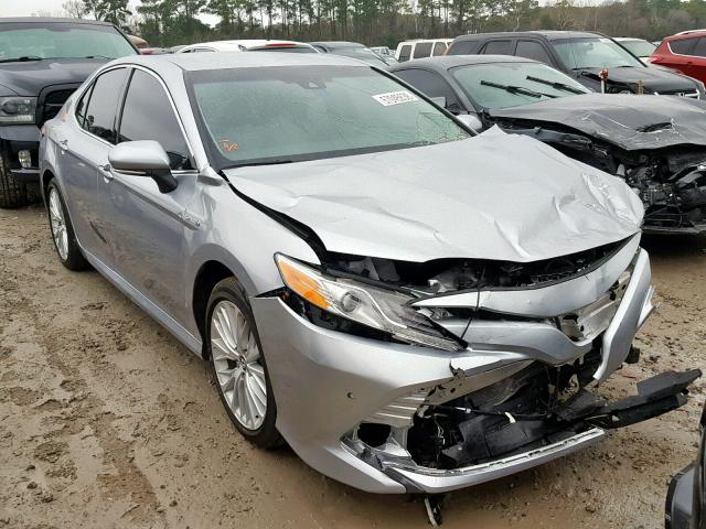 4T1B21HK9JU005198 - 2018 TOYOTA CAMRY HYBR SILVER photo 1