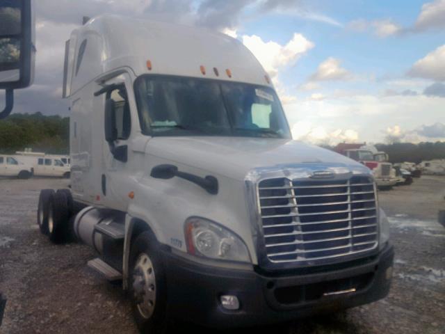 3AKJGLD60FSGB1780 - 2015 FREIGHTLINER CASCADIA 1 WHITE photo 1