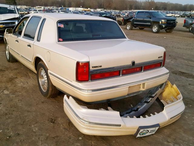 1LNLM83W6VY678370 - 1997 LINCOLN TOWN CAR C CREAM photo 3