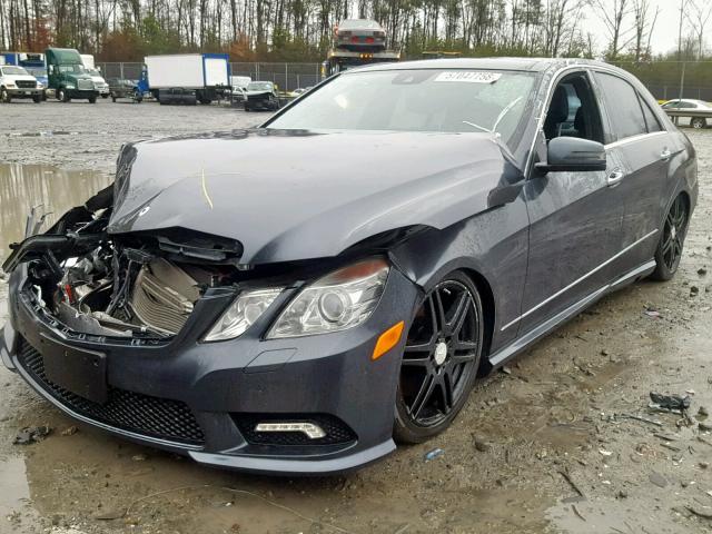 WDDHF9AB0AA129184 - 2010 MERCEDES-BENZ E 550 4MAT GRAY photo 2