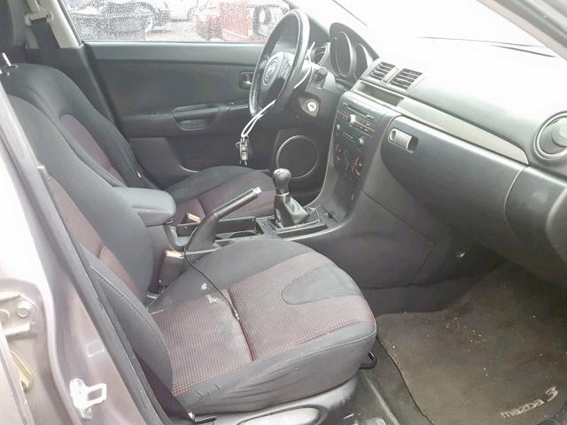 JM1BK143261530406 - 2006 MAZDA 3 HATCHBAC GRAY photo 5