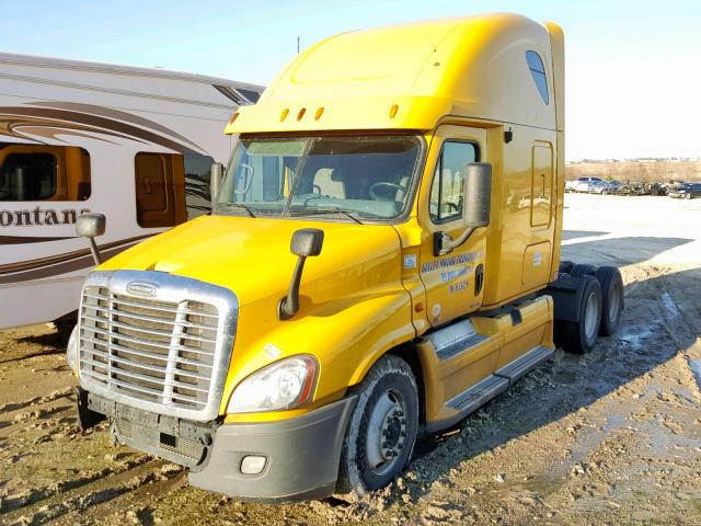 1FUJGLDR0CSBD2508 - 2012 FREIGHTLINER CASCADIA 1 YELLOW photo 2