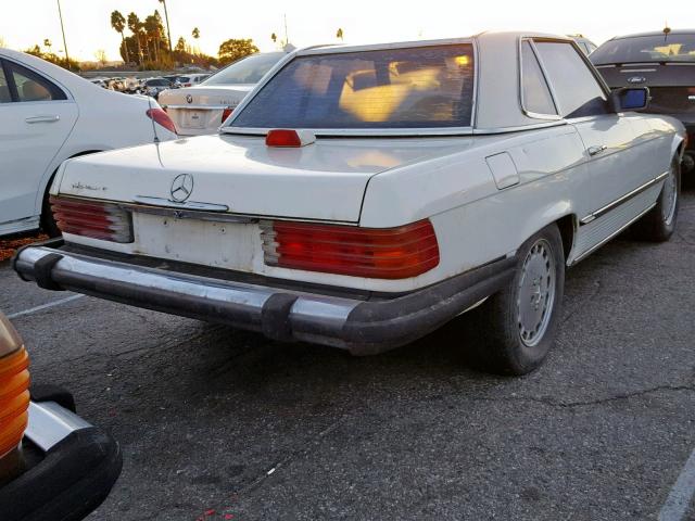 WDBBA45A6CB011168 - 1982 MERCEDES-BENZ 380 SL WHITE photo 4