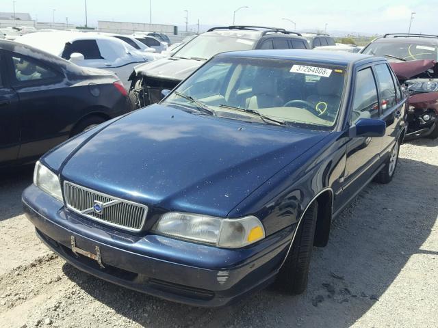 YV1LS55A2X2608844 - 1999 VOLVO S70 BLUE photo 2