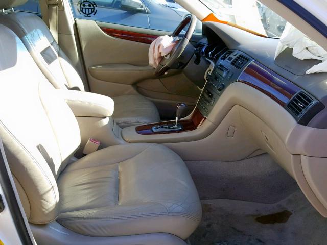 JTHBF30G020085459 - 2002 LEXUS ES 300 WHITE photo 5