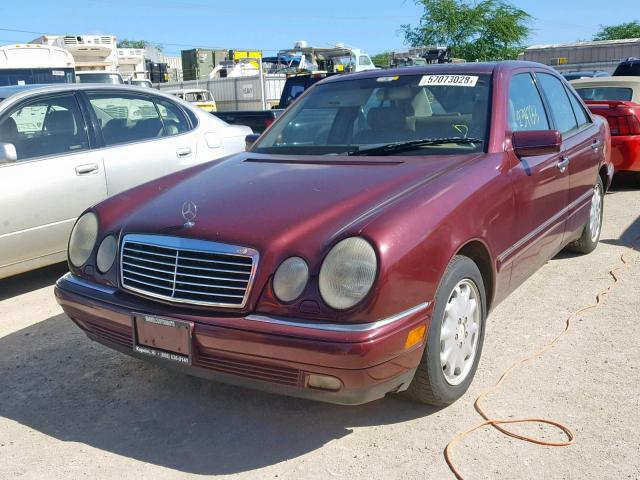 WDBJF65F7WA437370 - 1998 MERCEDES-BENZ E 320 BURGUNDY photo 2