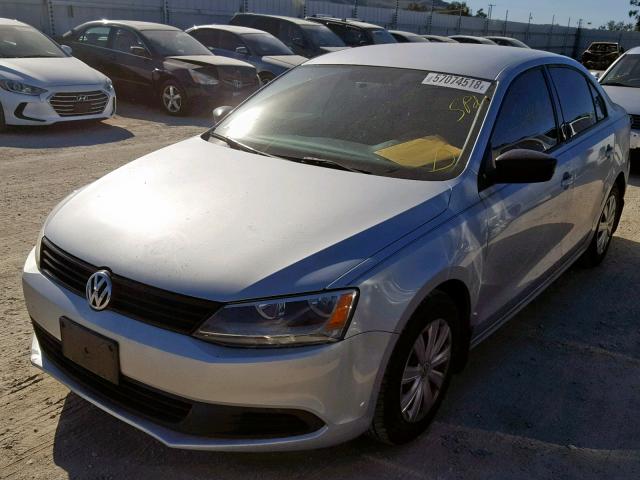 3VW2K7AJ4BM087918 - 2011 VOLKSWAGEN JETTA BASE SILVER photo 2