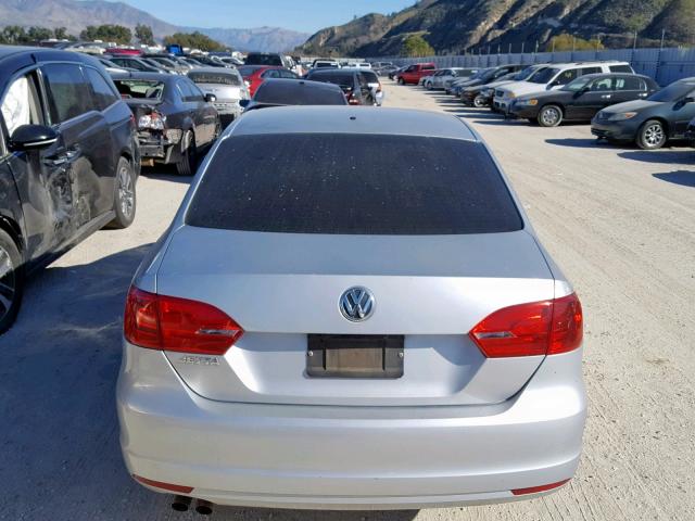 3VW2K7AJ4BM087918 - 2011 VOLKSWAGEN JETTA BASE SILVER photo 9