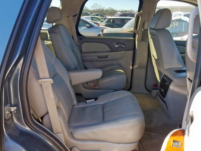 1GKFK13048J181300 - 2008 GMC YUKON GRAY photo 6