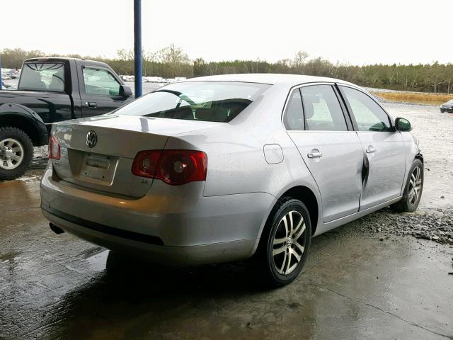 3VWRF71K46M704641 - 2006 VOLKSWAGEN JETTA 2.5 SILVER photo 4