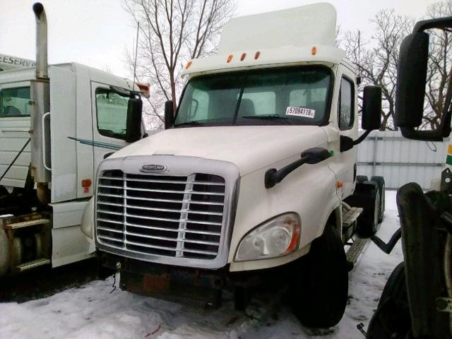 1FUJGEDV3CSBD6299 - 2012 FREIGHTLINER CASCADIA 1 WHITE photo 2