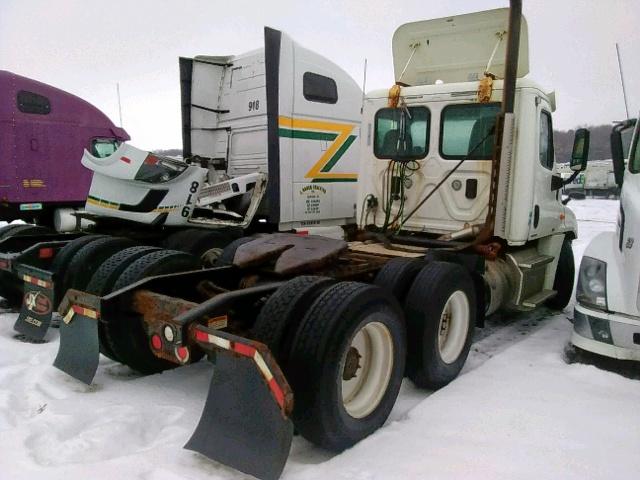 1FUJGEDV3CSBD6299 - 2012 FREIGHTLINER CASCADIA 1 WHITE photo 4