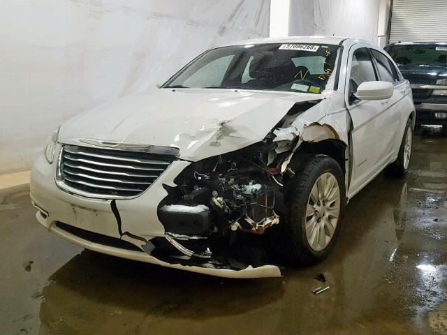 1C3CCBAB6CN292555 - 2012 CHRYSLER 200 LX WHITE photo 2