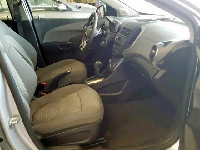 1G1JA5SH8E4237247 - 2014 CHEVROLET SONIC LS SILVER photo 5
