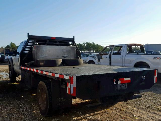 1FD0W5GT0BEC21093 - 2011 FORD F550 SUPER WHITE photo 3