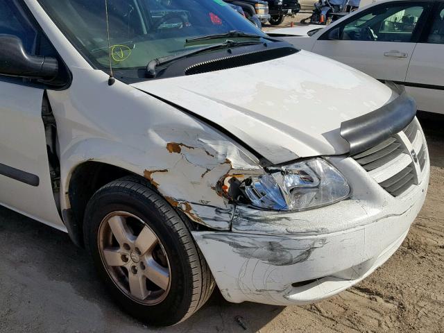 1D4GP45R45B132475 - 2005 DODGE CARAVAN SX WHITE photo 9