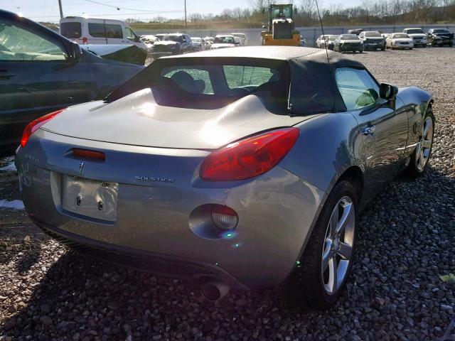 1G2MB35B17Y123569 - 2007 PONTIAC SOLSTICE GRAY photo 4