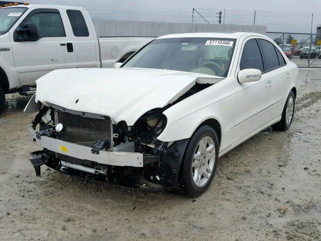 WDBUF65JX5A650653 - 2005 MERCEDES-BENZ E 320 WHITE photo 2