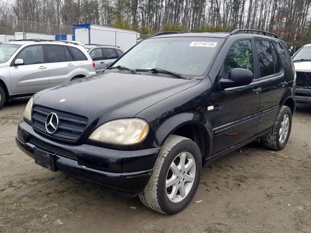 4JGAB72E4XA137135 - 1999 MERCEDES-BENZ ML 430 BLACK photo 2