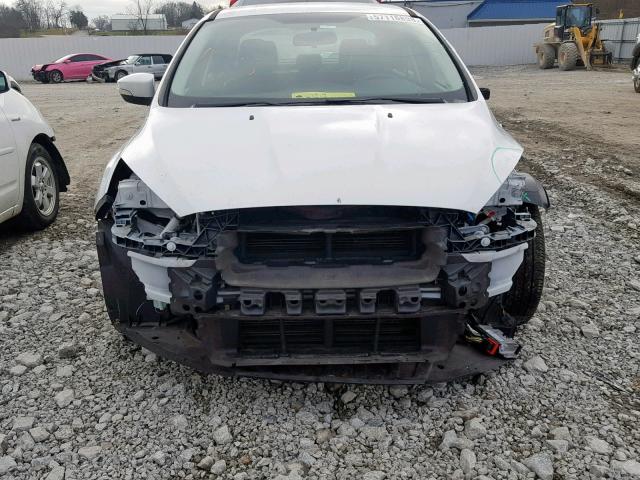 1FADP3F21FL268415 - 2015 FORD FOCUS SE WHITE photo 9