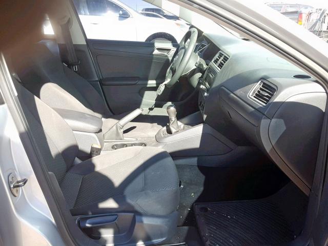 3VW1K7AJ7EM371950 - 2014 VOLKSWAGEN JETTA BASE Արծաթագույն լուսանկար 5