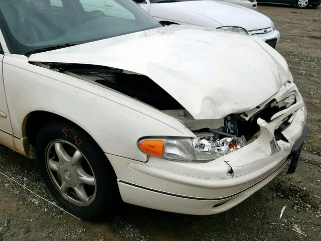 2G4WB52K141156540 - 2004 BUICK REGAL LS WHITE photo 9