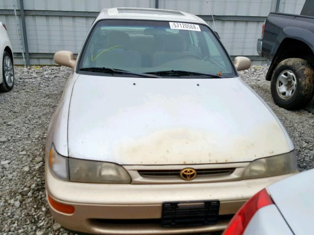 1NXBB02E7VZ581665 - 1997 TOYOTA COROLLA DX TAN photo 9