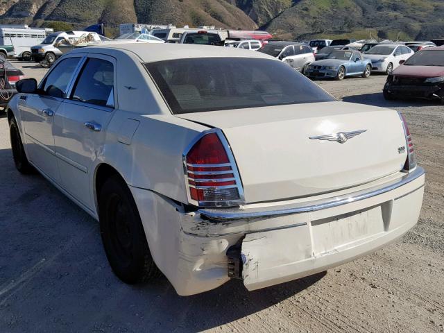 2C3JA53G15H540231 - 2005 CHRYSLER 300 TOURIN WHITE photo 3