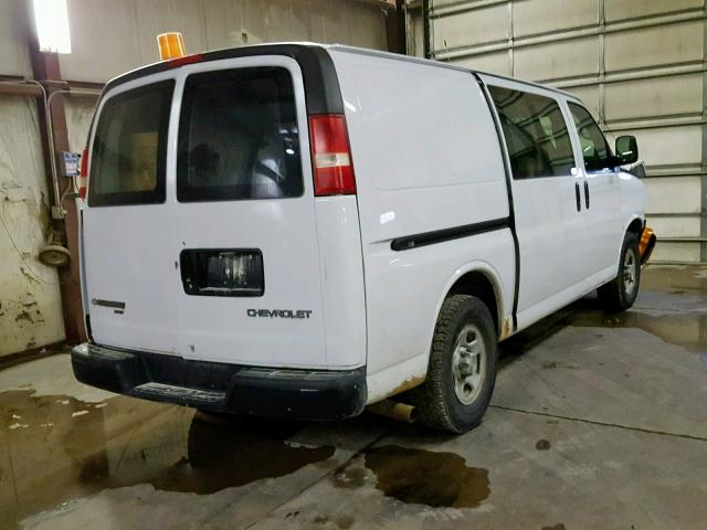 1GCFH15T361232090 - 2006 CHEVROLET EXPRESS G1 WHITE photo 4