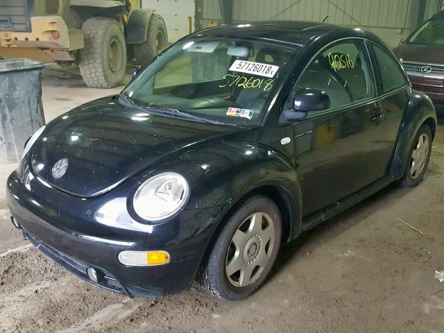 3VWCC21C5YM433781 - 2000 VOLKSWAGEN NEW BEETLE BLACK photo 2