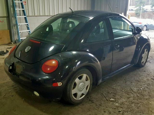 3VWCC21C5YM433781 - 2000 VOLKSWAGEN NEW BEETLE BLACK photo 4