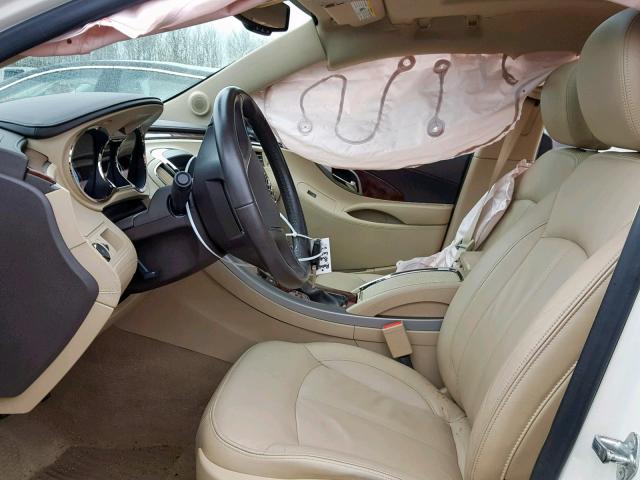 1G4GC5E33CF260279 - 2012 BUICK LACROSSE WHITE photo 5