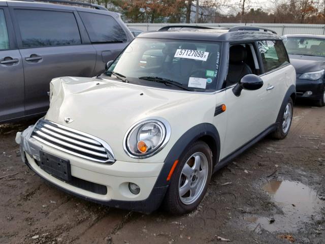 WMWML33559TX36345 - 2009 MINI COOPER CLU WHITE photo 2