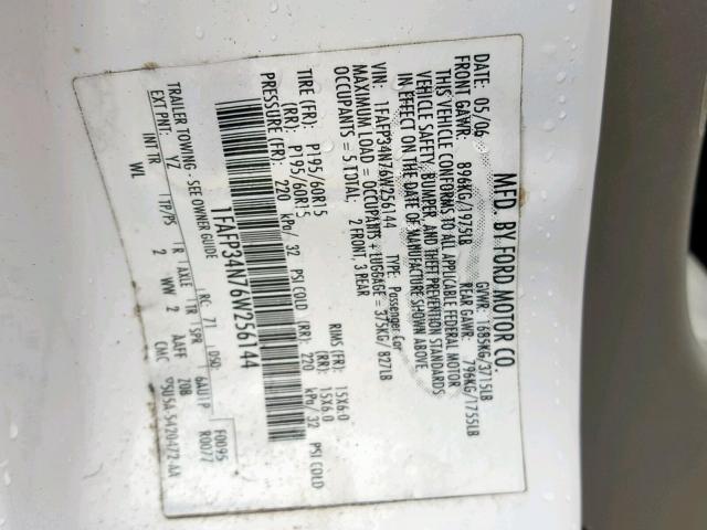 1FAFP34N76W256144 - 2006 FORD FOCUS ZX4 WHITE photo 10