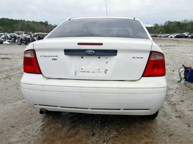 1FAFP34N76W256144 - 2006 FORD FOCUS ZX4 WHITE photo 9