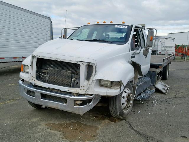 3FRWX6FC1CV193803 - 2012 FORD F650 SUPER WHITE photo 2