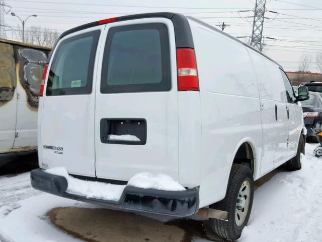 1GCSGAFX0D1181373 - 2013 CHEVROLET EXPRESS G1 WHITE photo 4