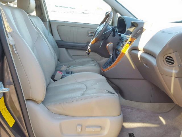 JTJGF10U620137143 - 2002 LEXUS RX 300 GRAY photo 5